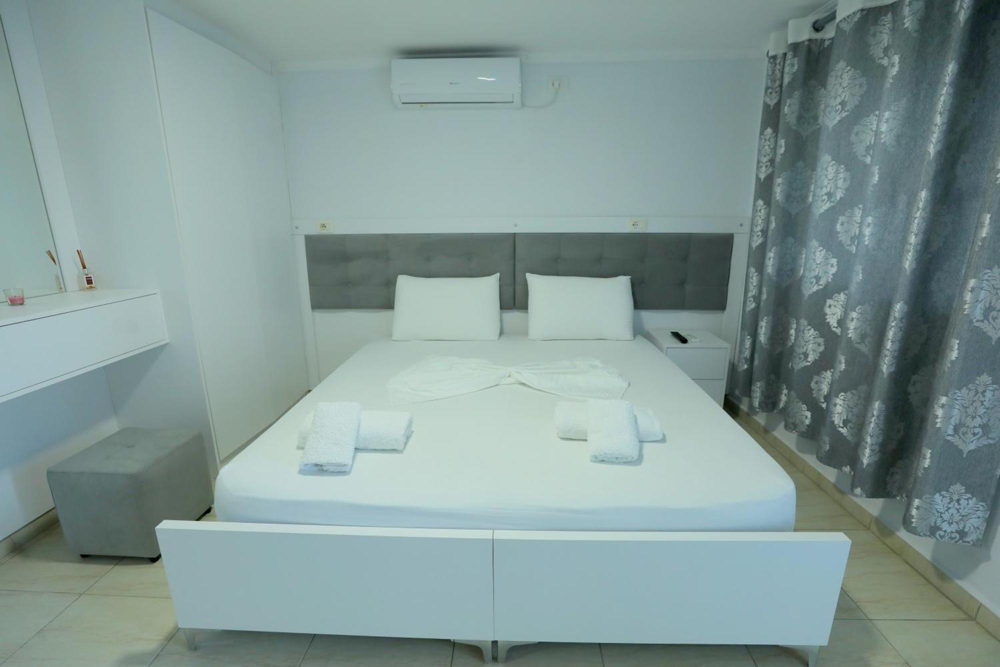 Villa Kevin'S Sarandë 外观 照片