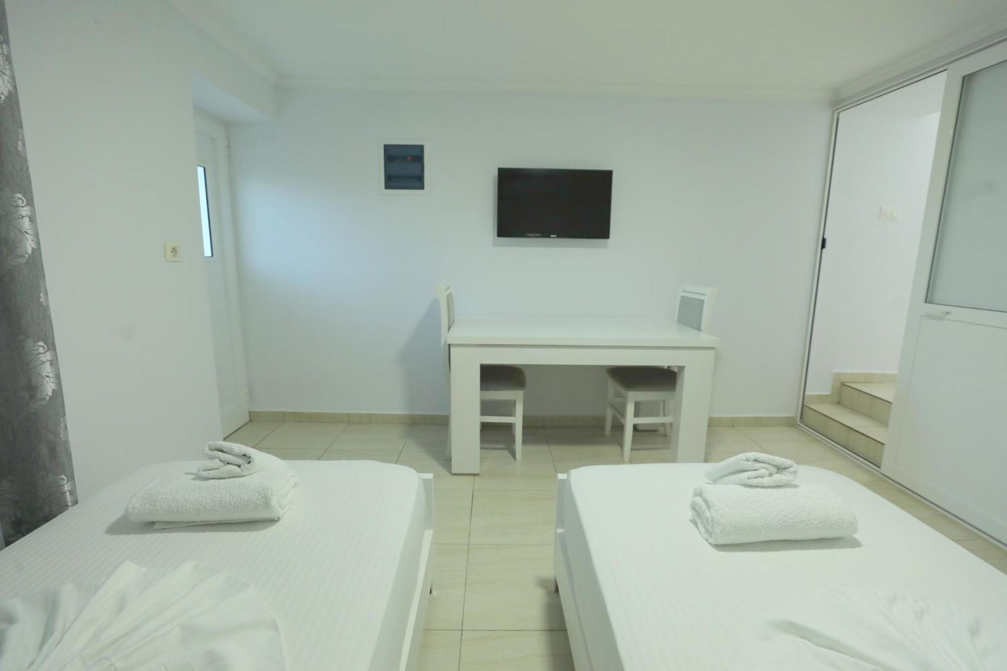 Villa Kevin'S Sarandë 外观 照片
