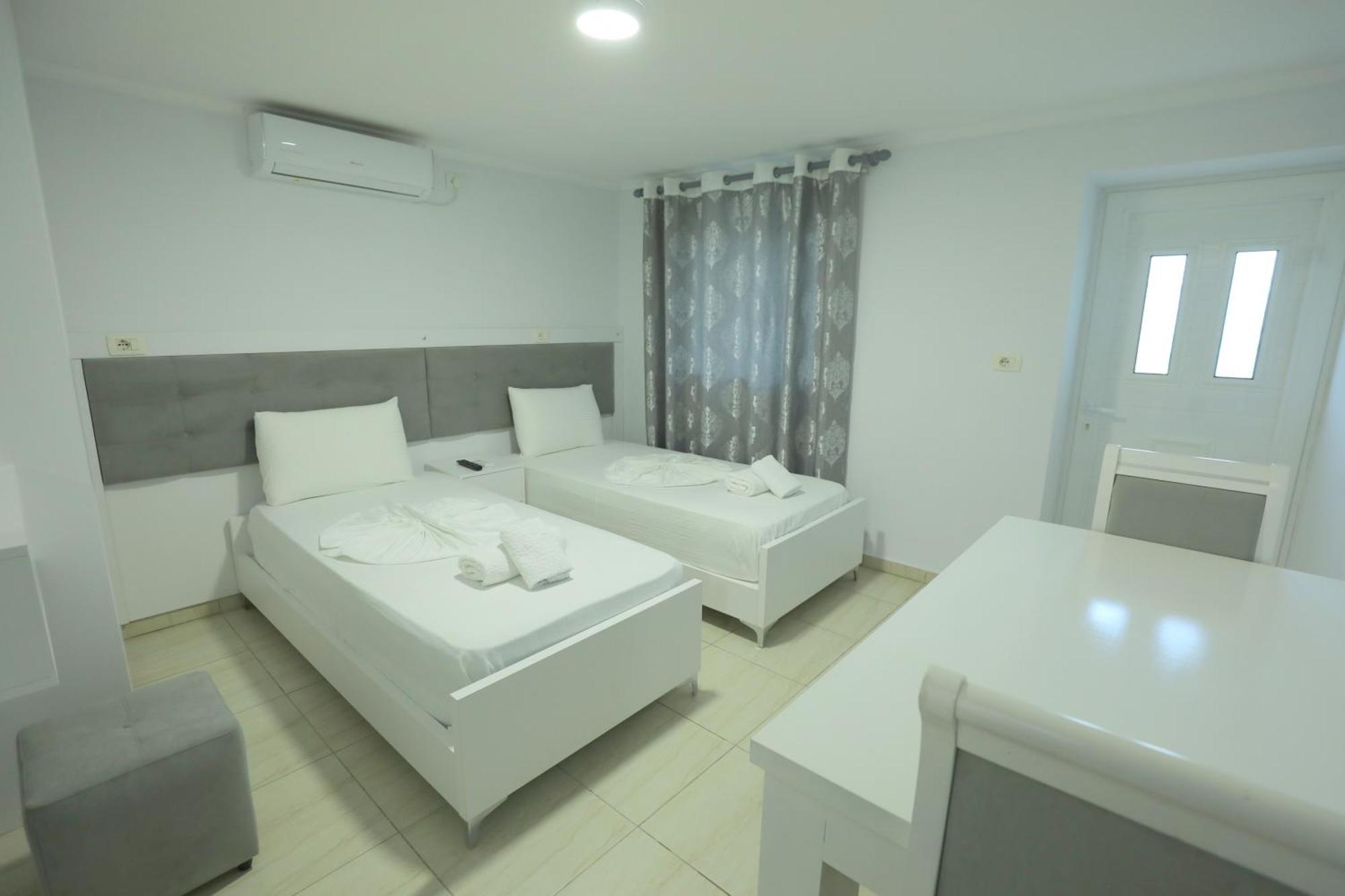 Villa Kevin'S Sarandë 外观 照片
